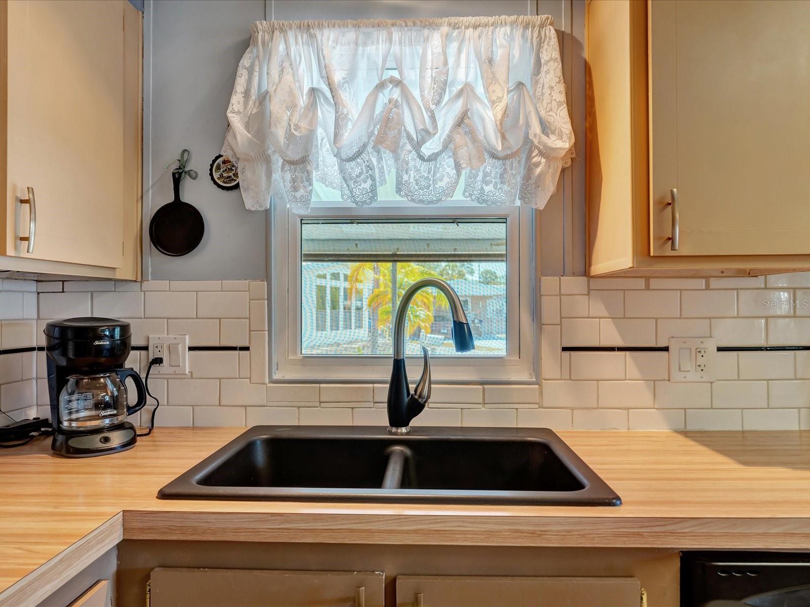 199 S PORT ROYAL LN, APOLLO BEACH, FL, 33572