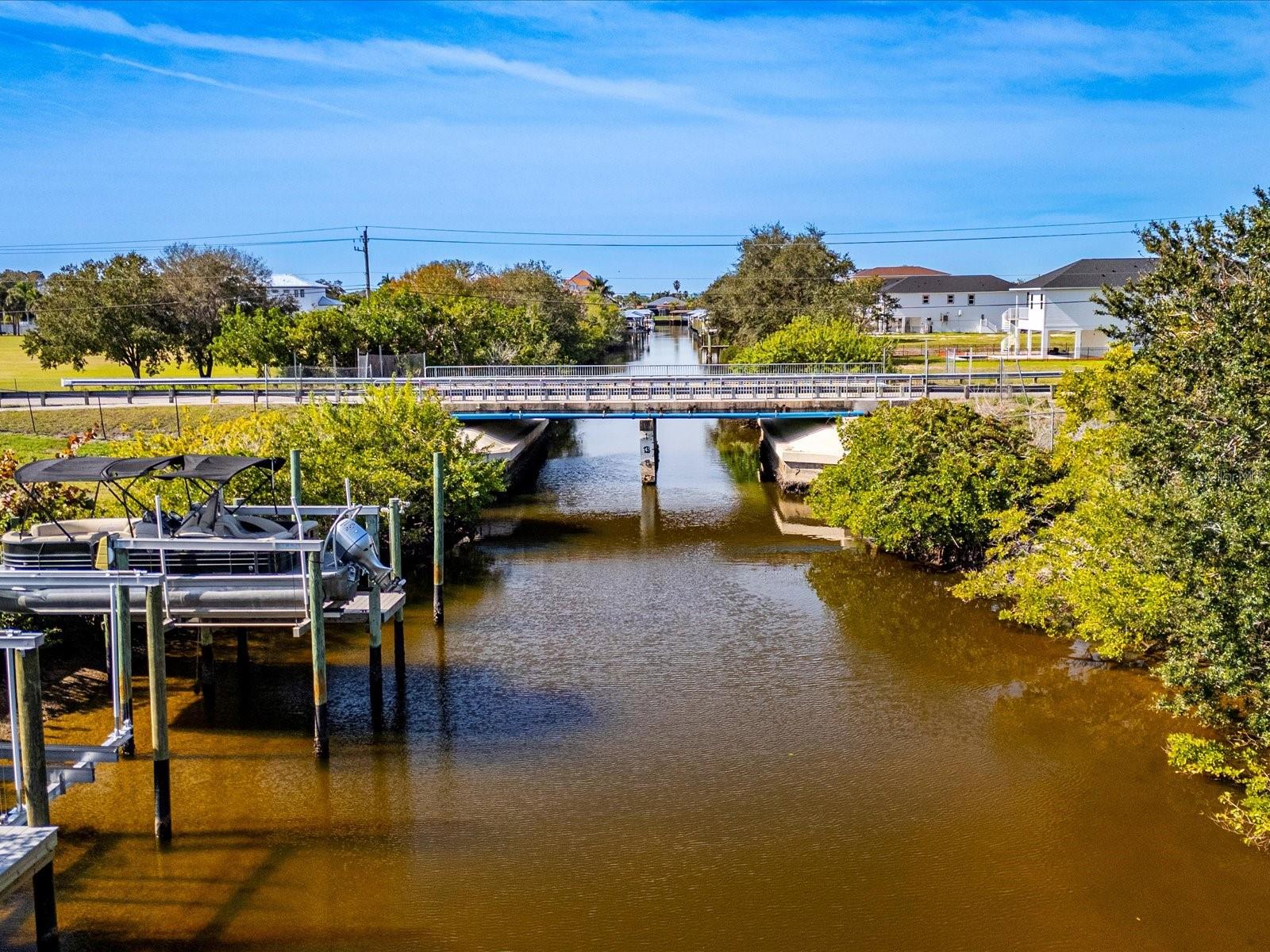 199 S PORT ROYAL LN, APOLLO BEACH, FL, 33572