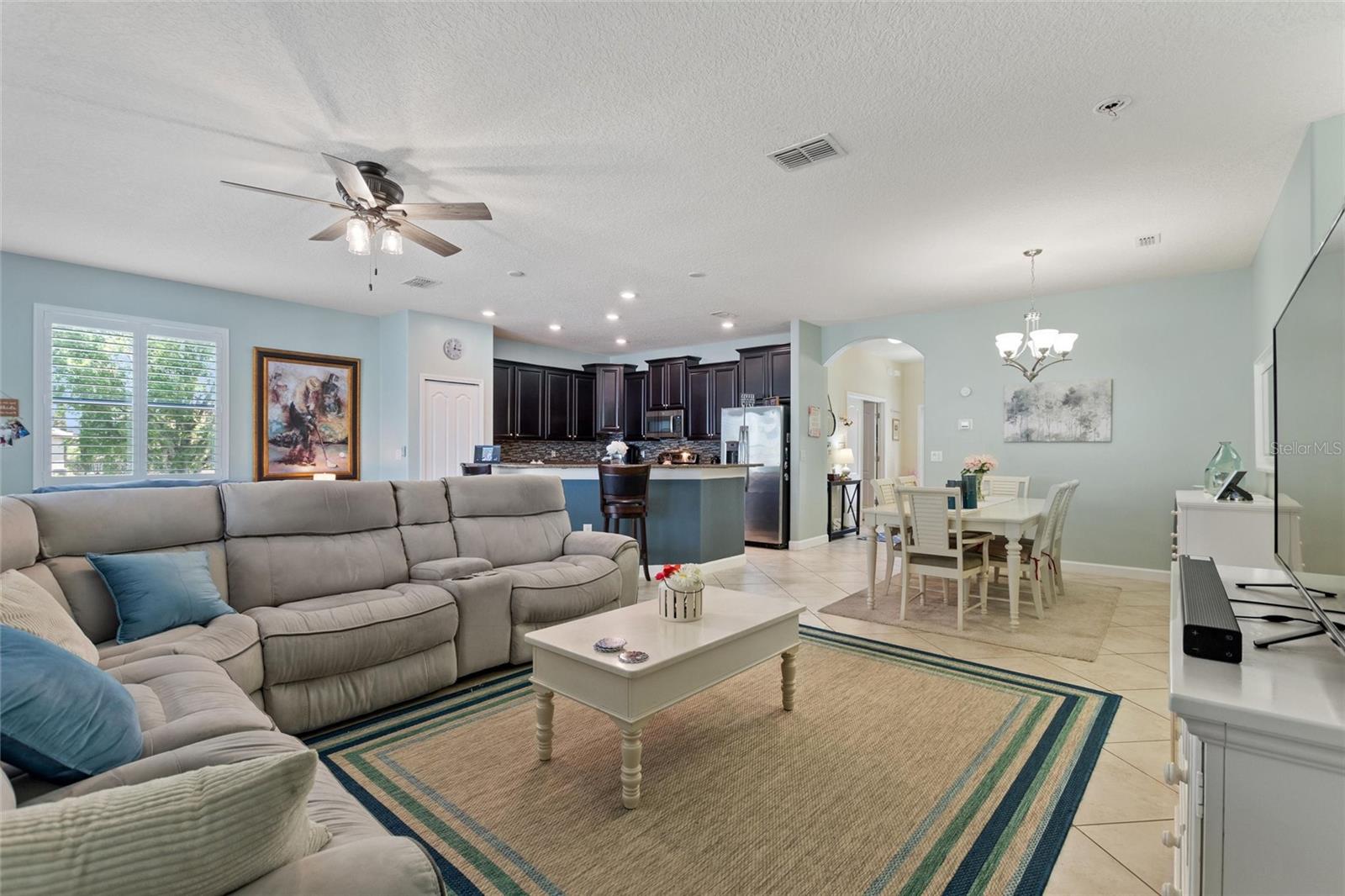 8961 DOVE VALLEY WAY, DAVENPORT, FL, 33896