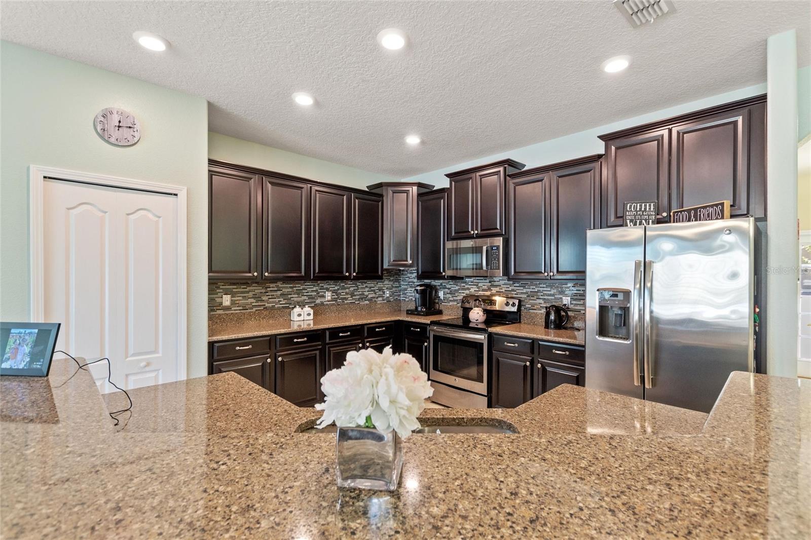 8961 DOVE VALLEY WAY, DAVENPORT, FL, 33896