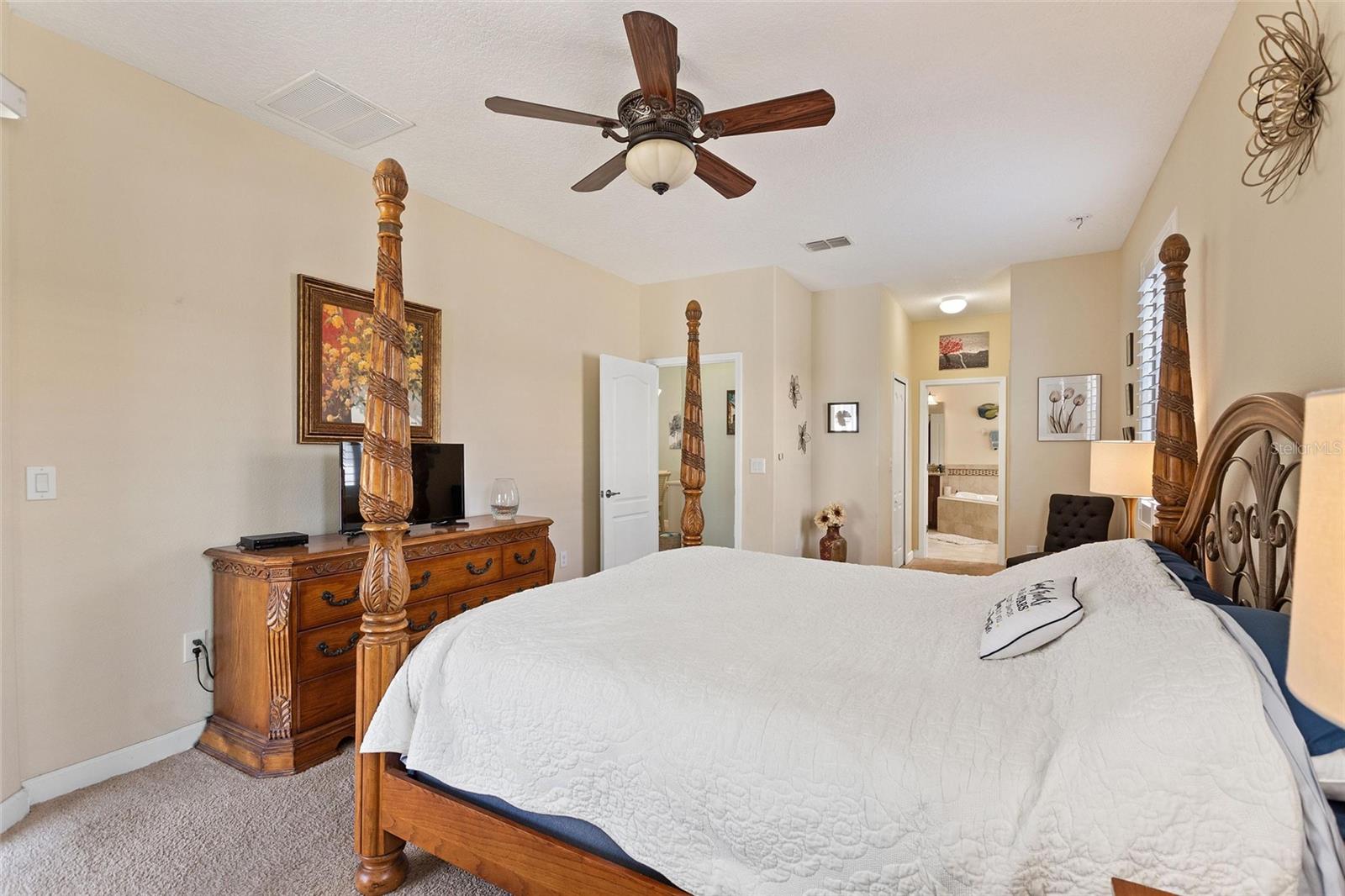 8961 DOVE VALLEY WAY, DAVENPORT, FL, 33896