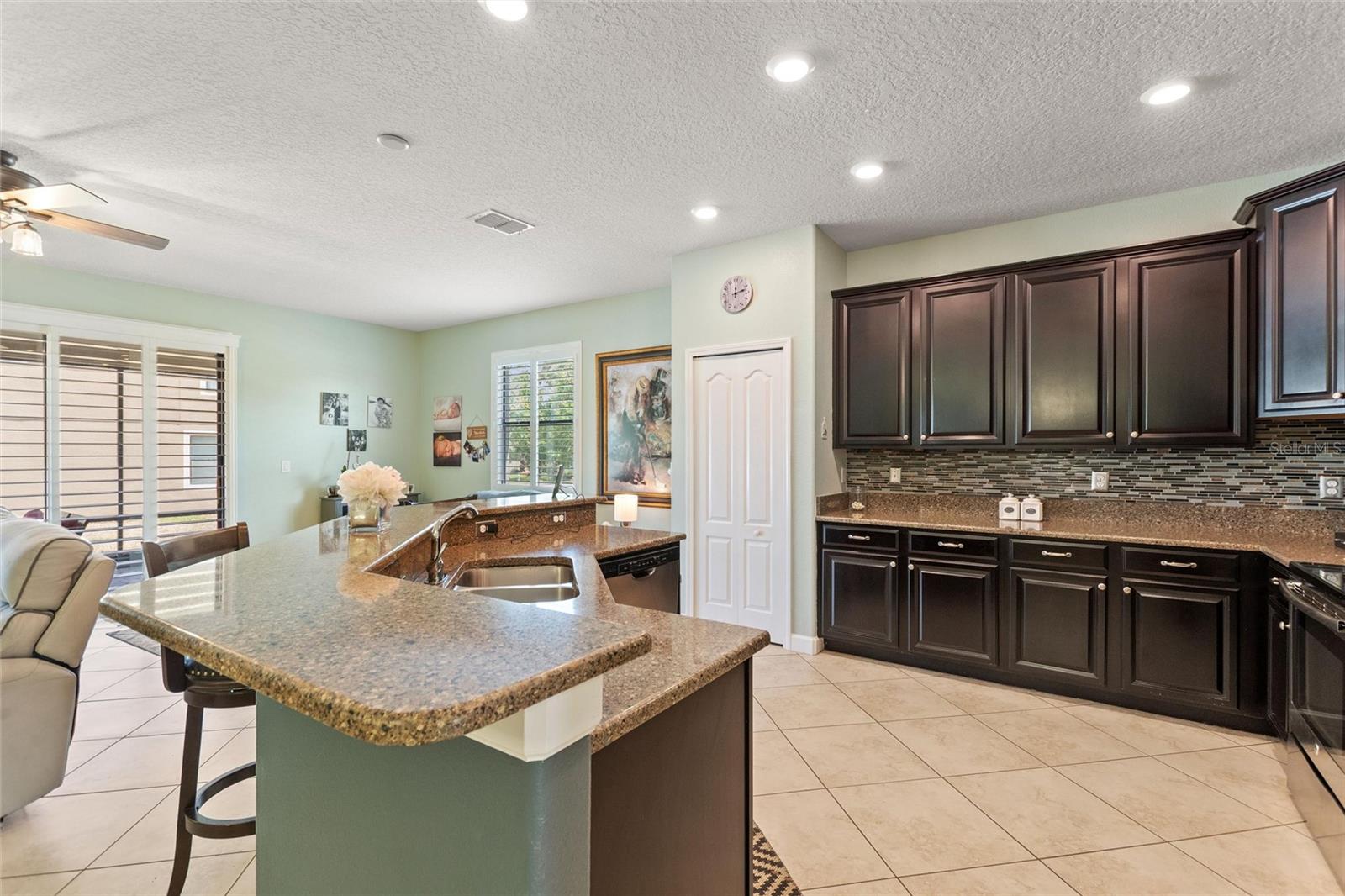 8961 DOVE VALLEY WAY, DAVENPORT, FL, 33896