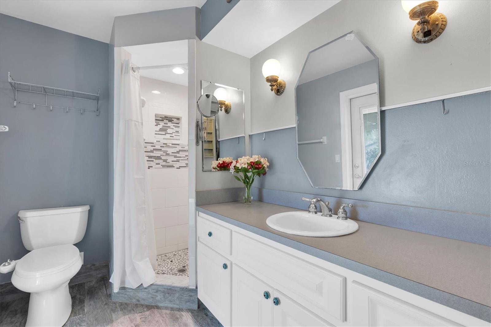 13176 DORCHESTER DR, SEMINOLE, FL, 33776