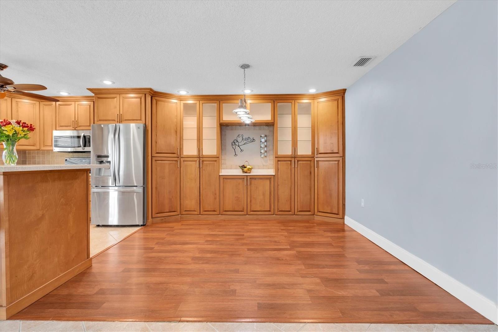 13176 DORCHESTER DR, SEMINOLE, FL, 33776