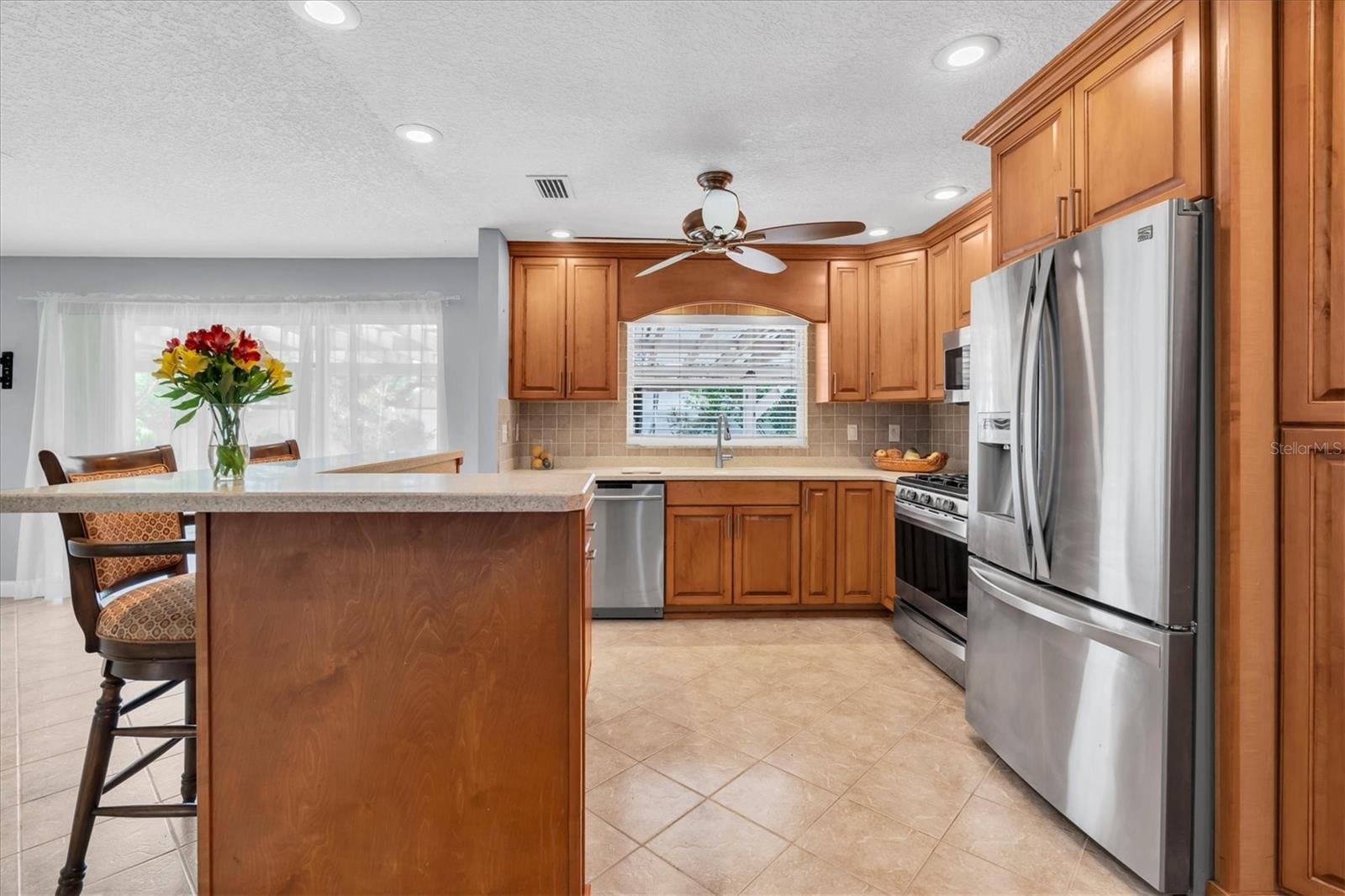 13176 DORCHESTER DR, SEMINOLE, FL, 33776