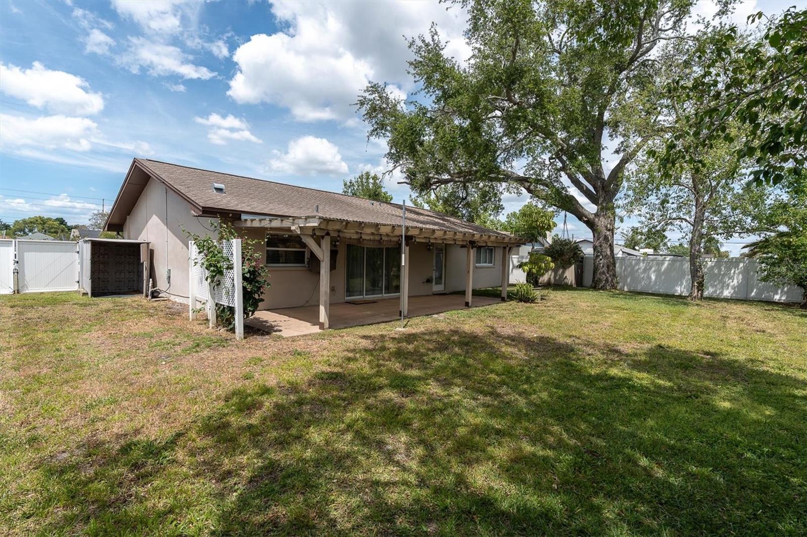 13176 DORCHESTER DR, SEMINOLE, FL, 33776