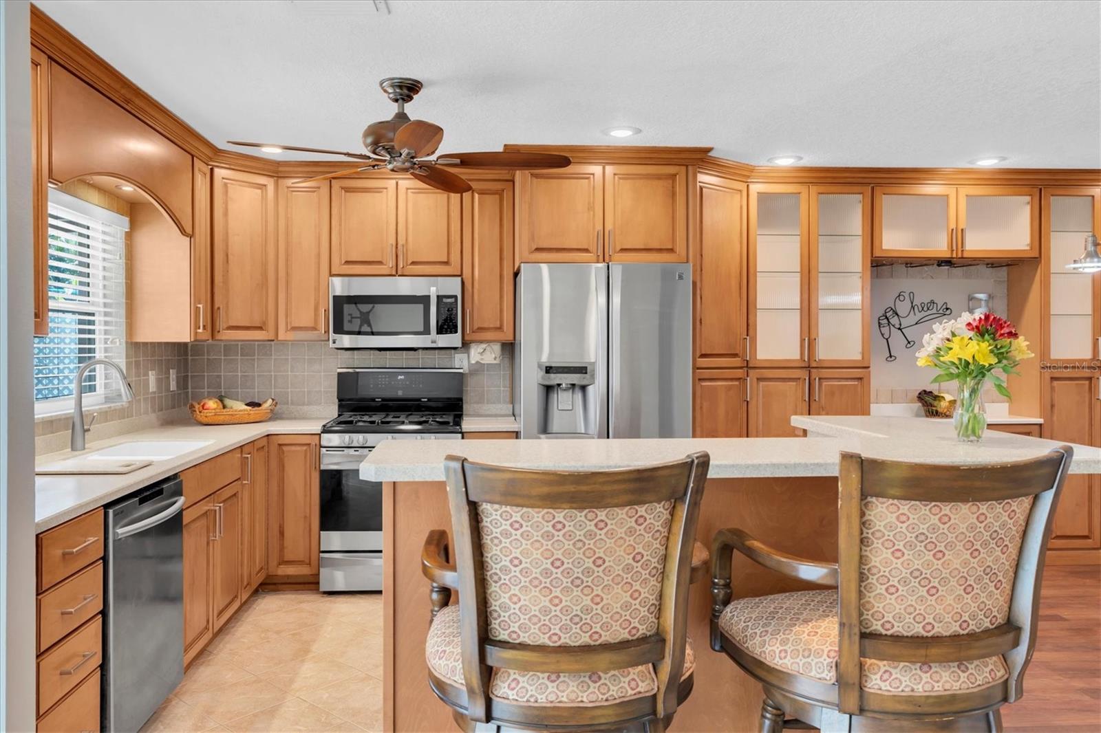 13176 DORCHESTER DR, SEMINOLE, FL, 33776