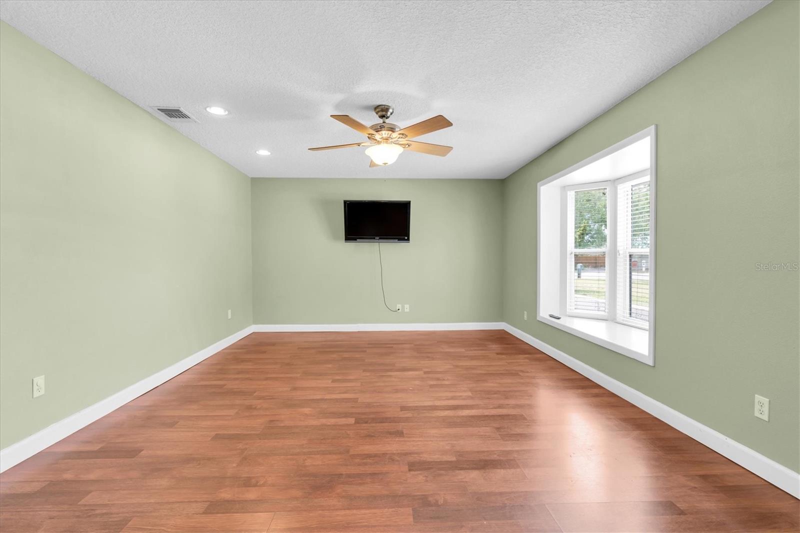 13176 DORCHESTER DR, SEMINOLE, FL, 33776