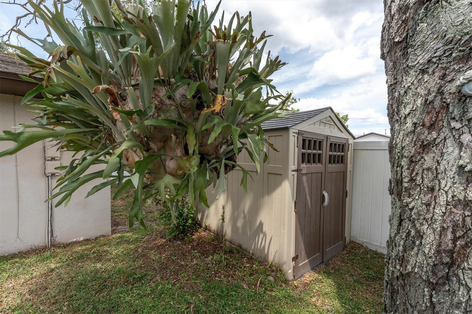 13176 DORCHESTER DR, SEMINOLE, FL, 33776