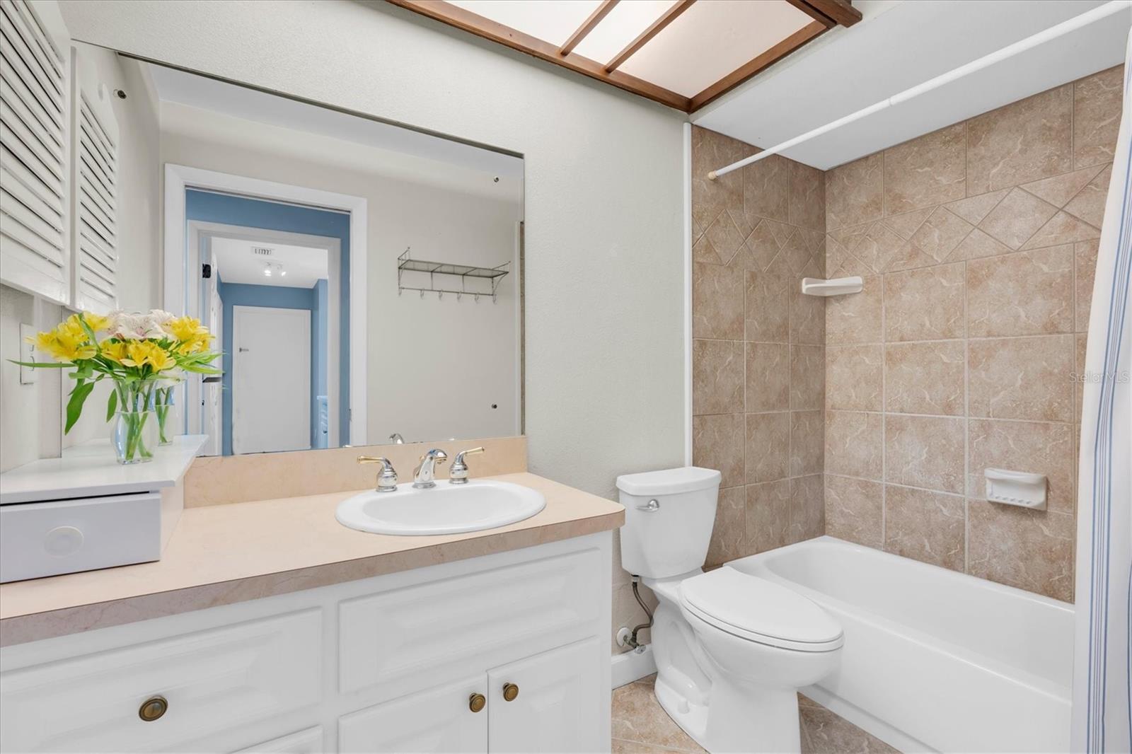 13176 DORCHESTER DR, SEMINOLE, FL, 33776