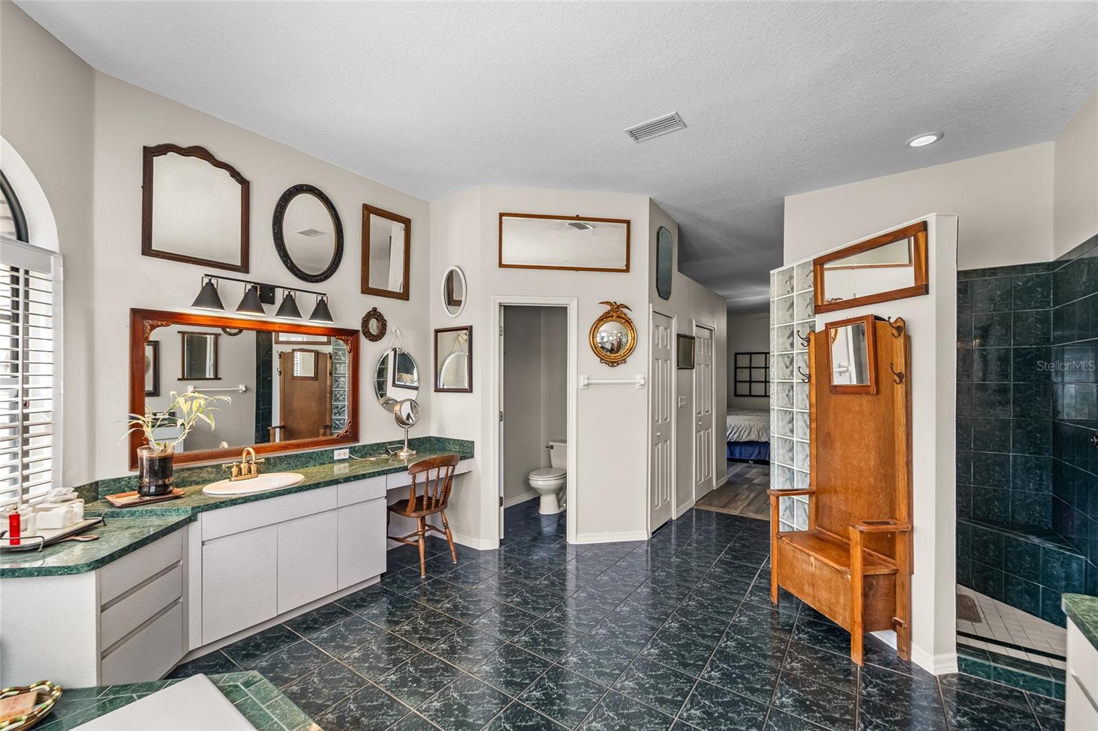 1012 KINGSBOROUGH GARDENS CT, LUTZ, FL, 33548