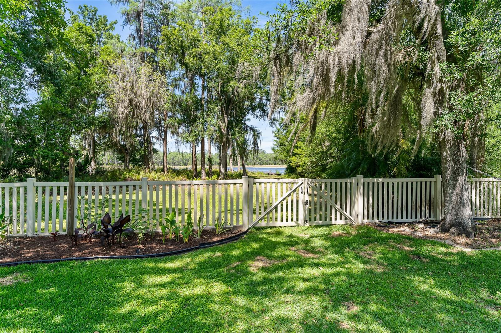 1012 KINGSBOROUGH GARDENS CT, LUTZ, FL, 33548