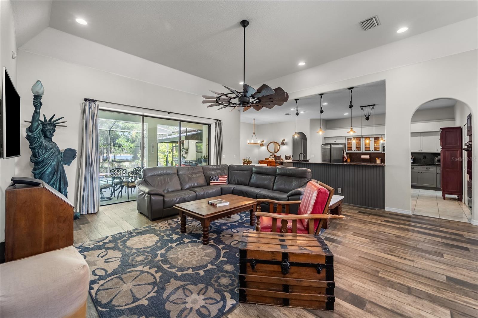 1012 KINGSBOROUGH GARDENS CT, LUTZ, FL, 33548