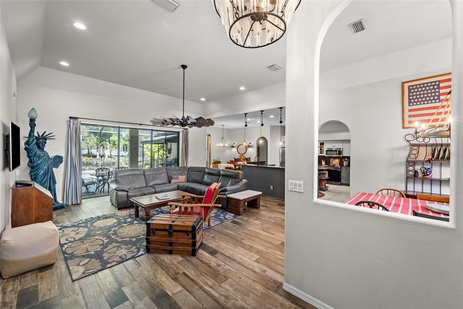 1012 KINGSBOROUGH GARDENS CT, LUTZ, FL, 33548