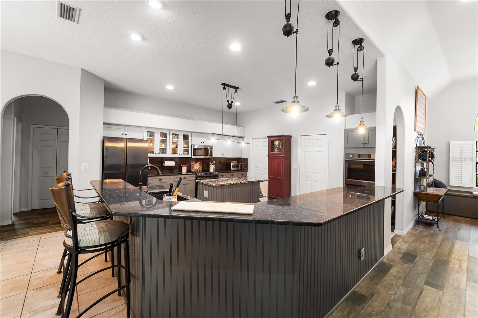 1012 KINGSBOROUGH GARDENS CT, LUTZ, FL, 33548