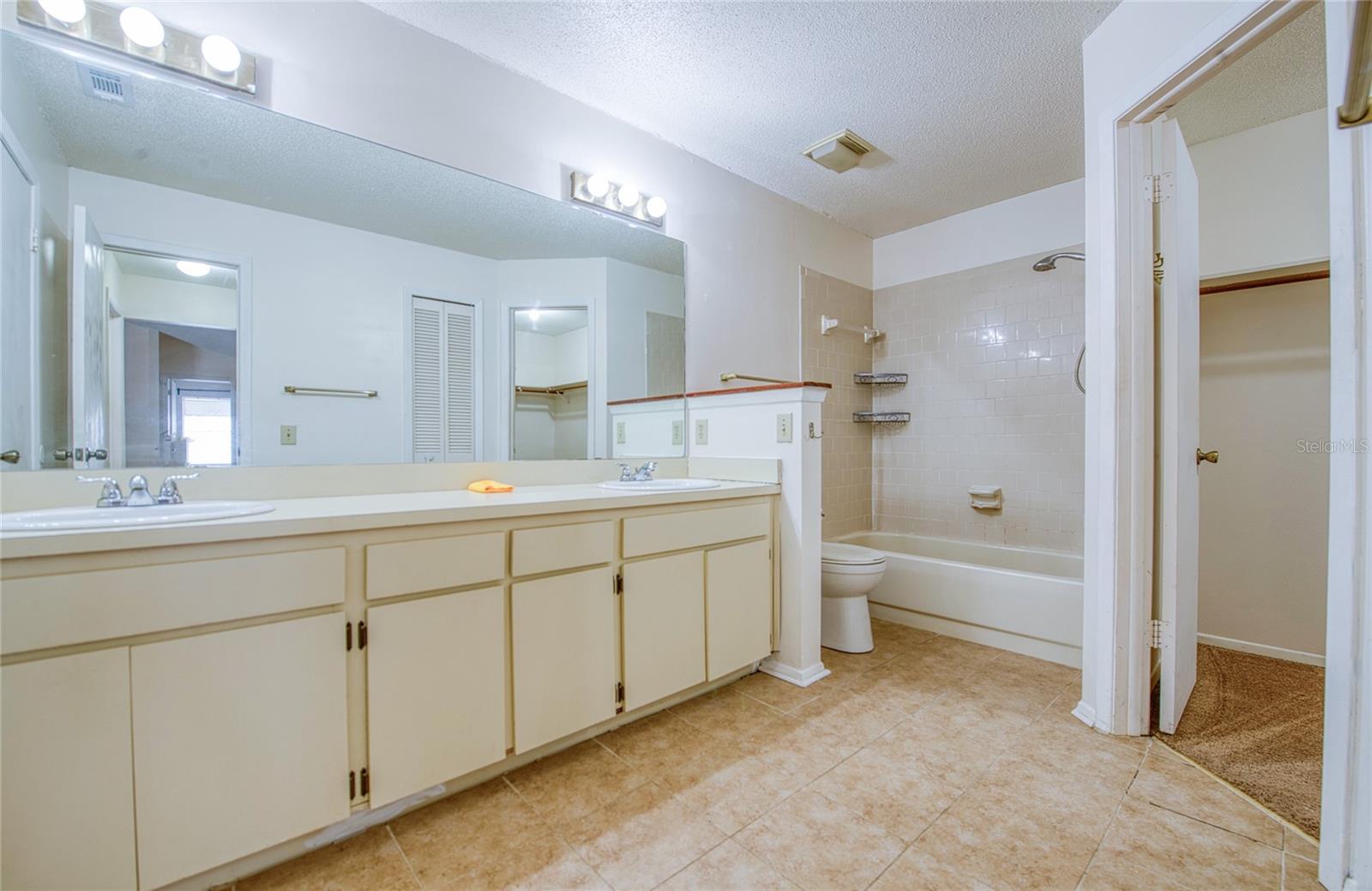 6922 SILVERMILL DR, TAMPA, FL, 33635