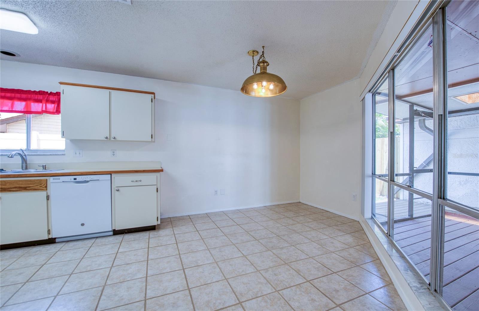 6922 SILVERMILL DR, TAMPA, FL, 33635