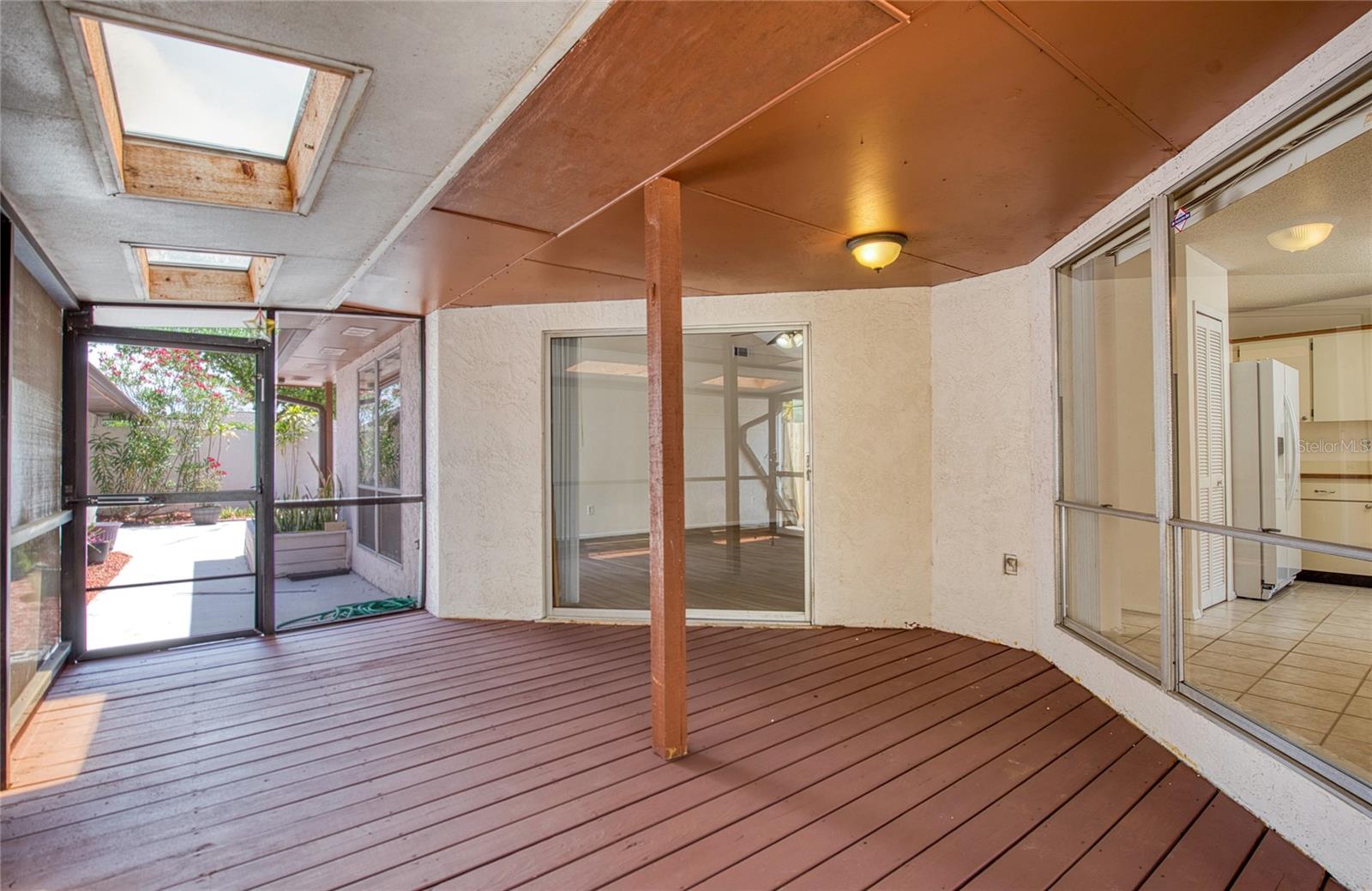 6922 SILVERMILL DR, TAMPA, FL, 33635