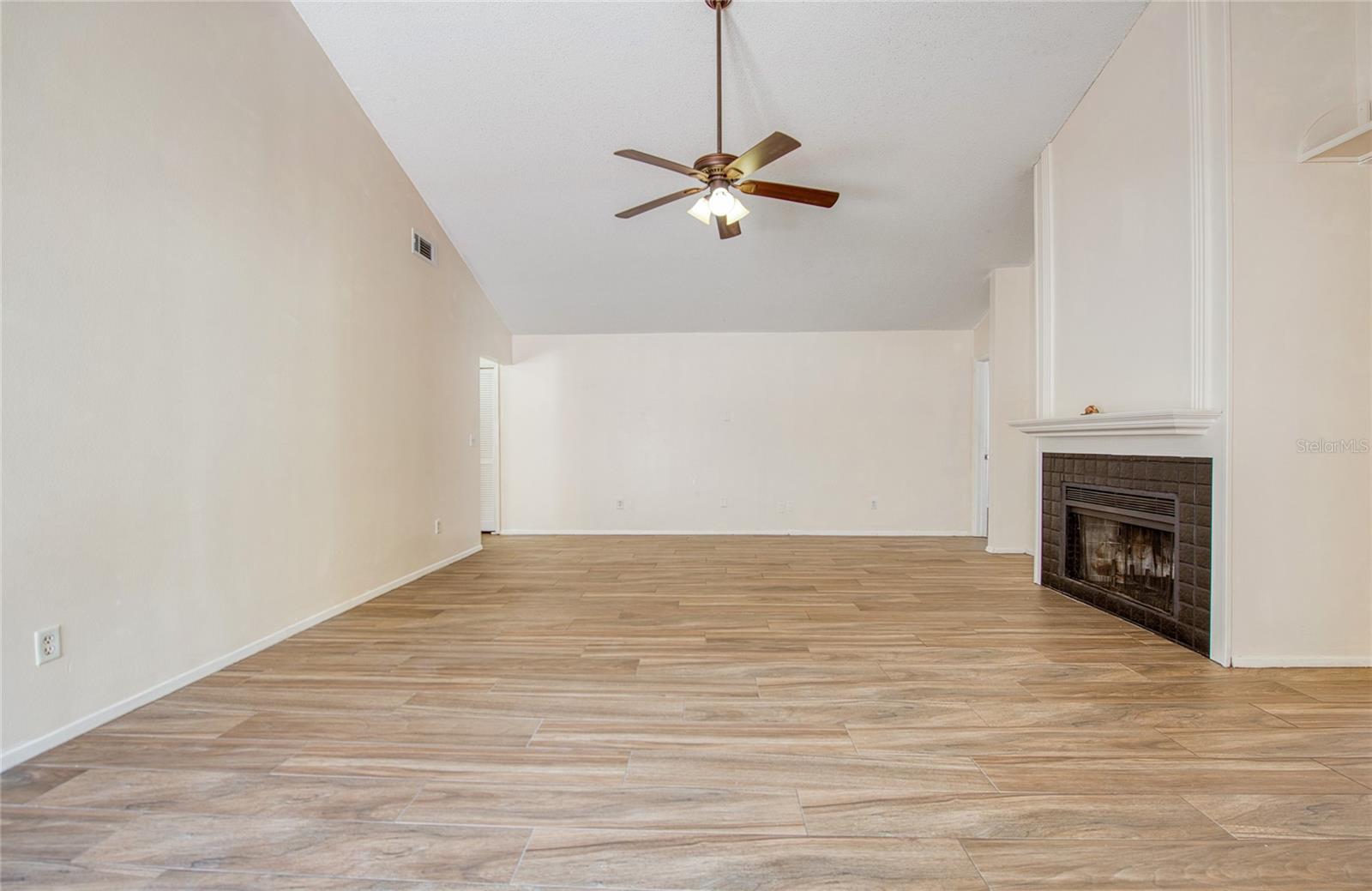 6922 SILVERMILL DR, TAMPA, FL, 33635