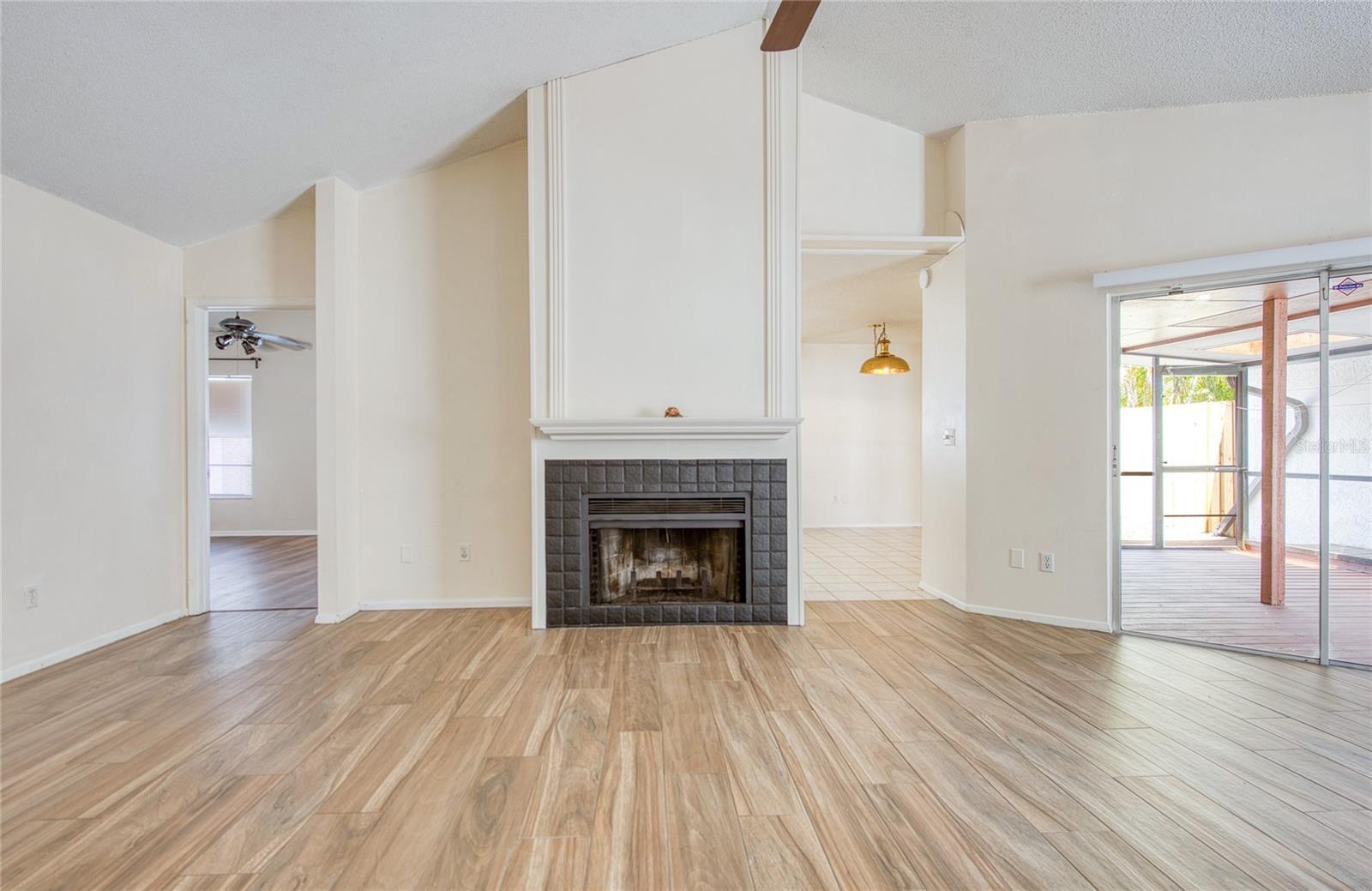 6922 SILVERMILL DR, TAMPA, FL, 33635