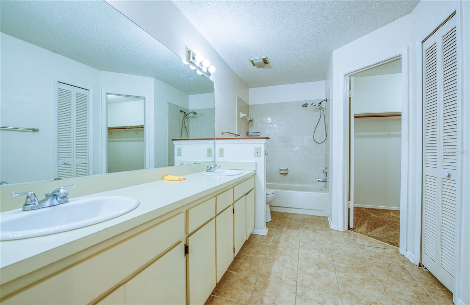 6922 SILVERMILL DR, TAMPA, FL, 33635