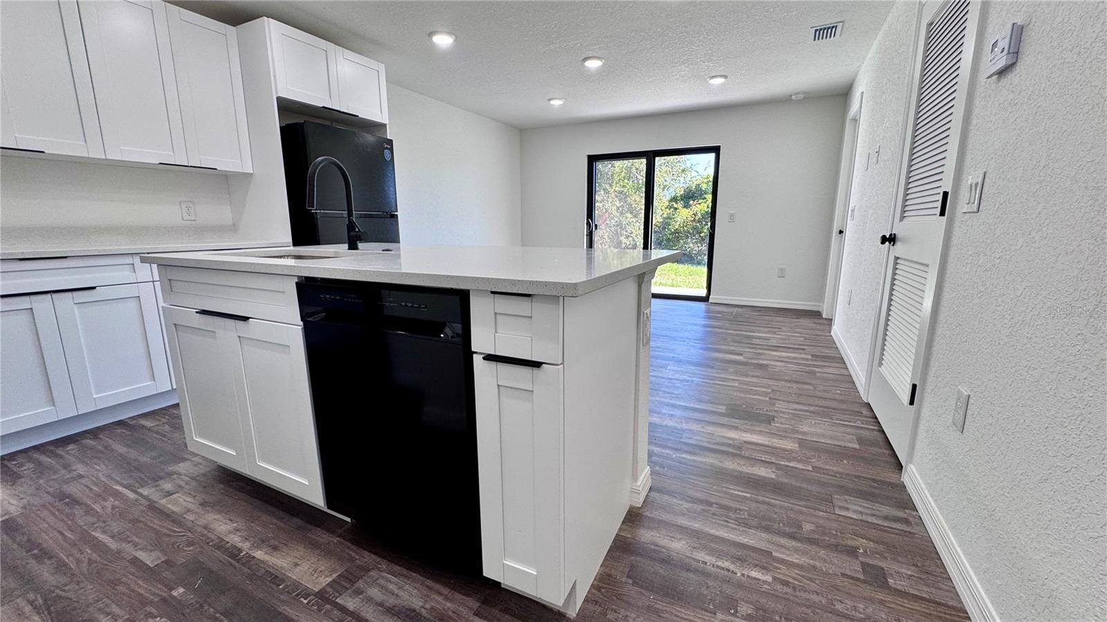 15506 CHAMBERLAIN BLVD, PORT CHARLOTTE, FL, 33953