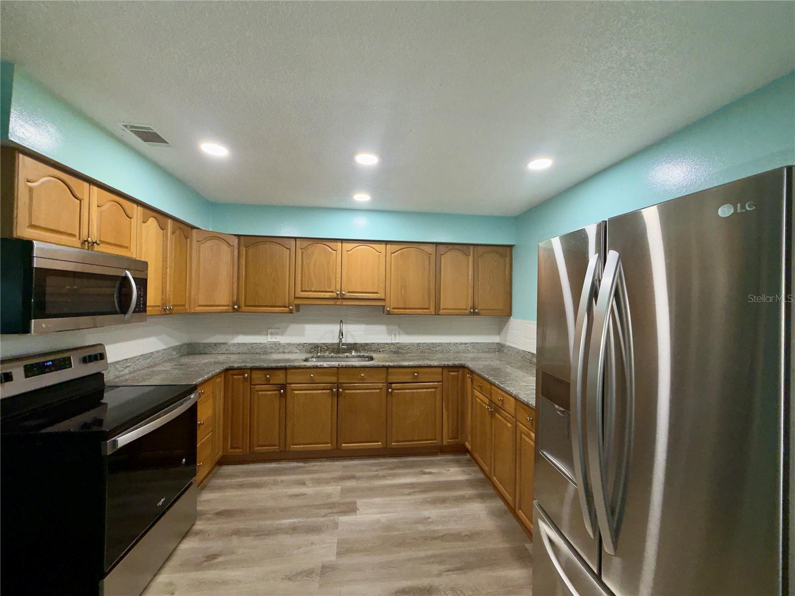 9805 LILY ST N #9805, PINELLAS PARK, FL, 33782