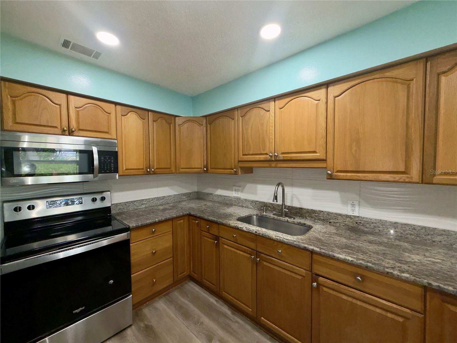 9805 LILY ST N #9805, PINELLAS PARK, FL, 33782