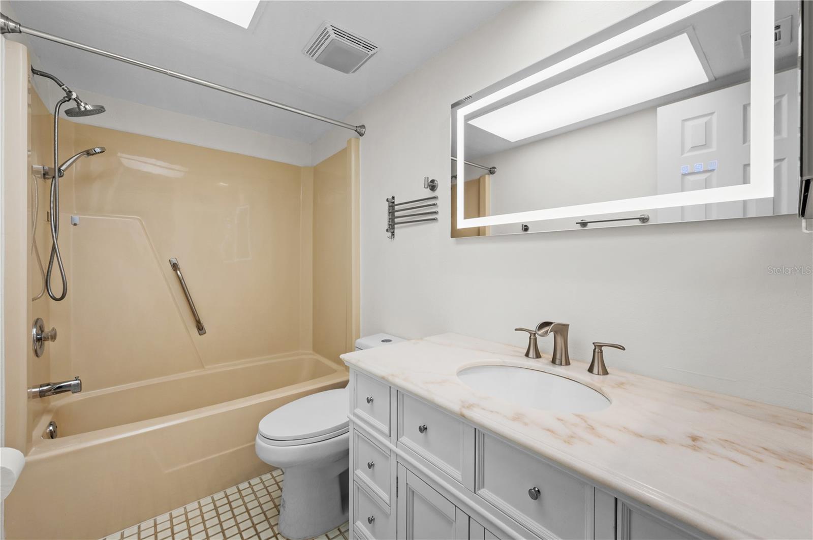 182 BOUNDARY BLVD #B, ROTONDA WEST, FL, 33947