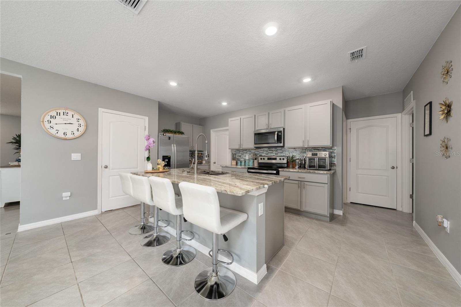 928 AUGUST SKY DR, DELTONA, FL, 32738