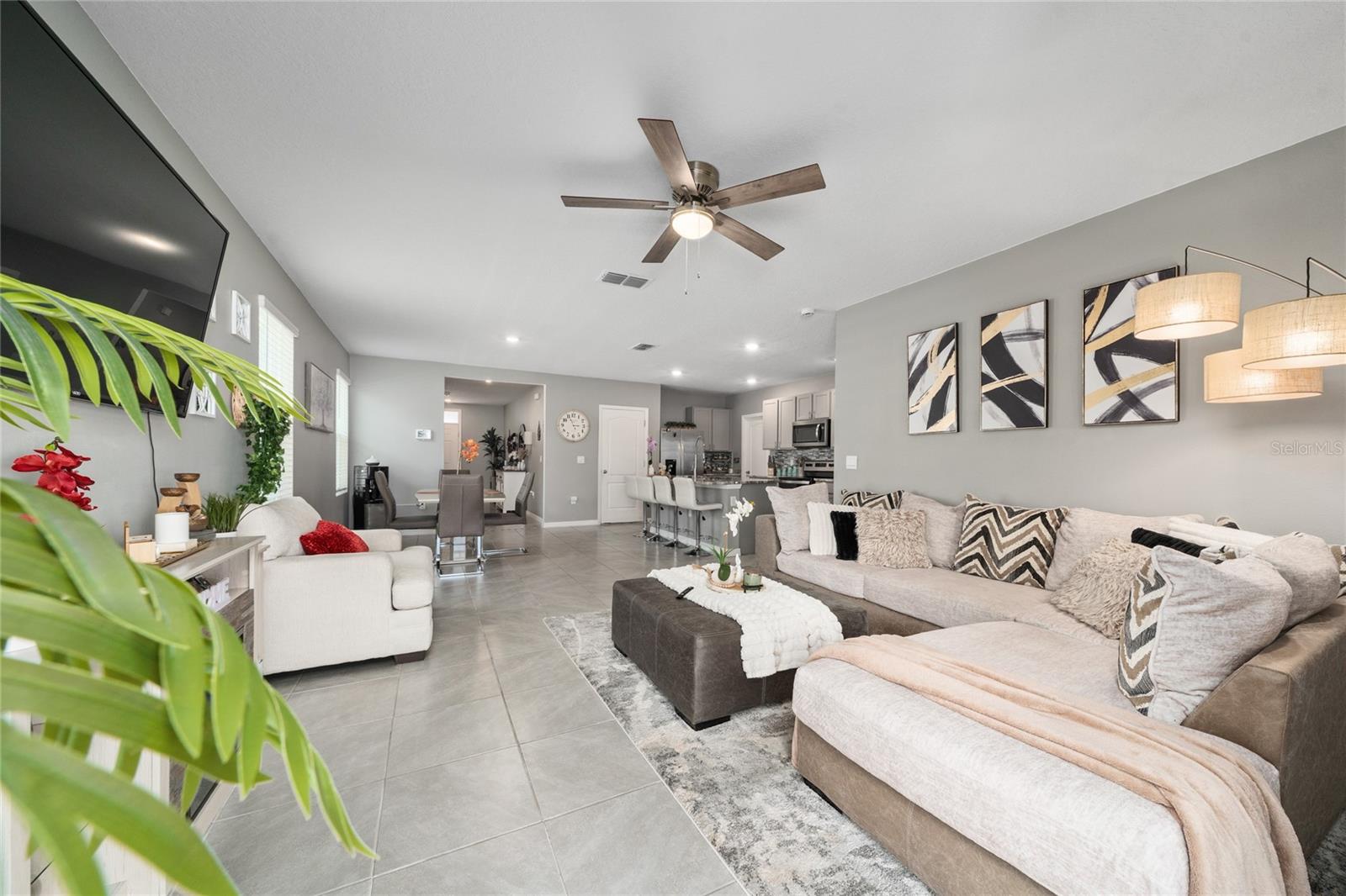 928 AUGUST SKY DR, DELTONA, FL, 32738