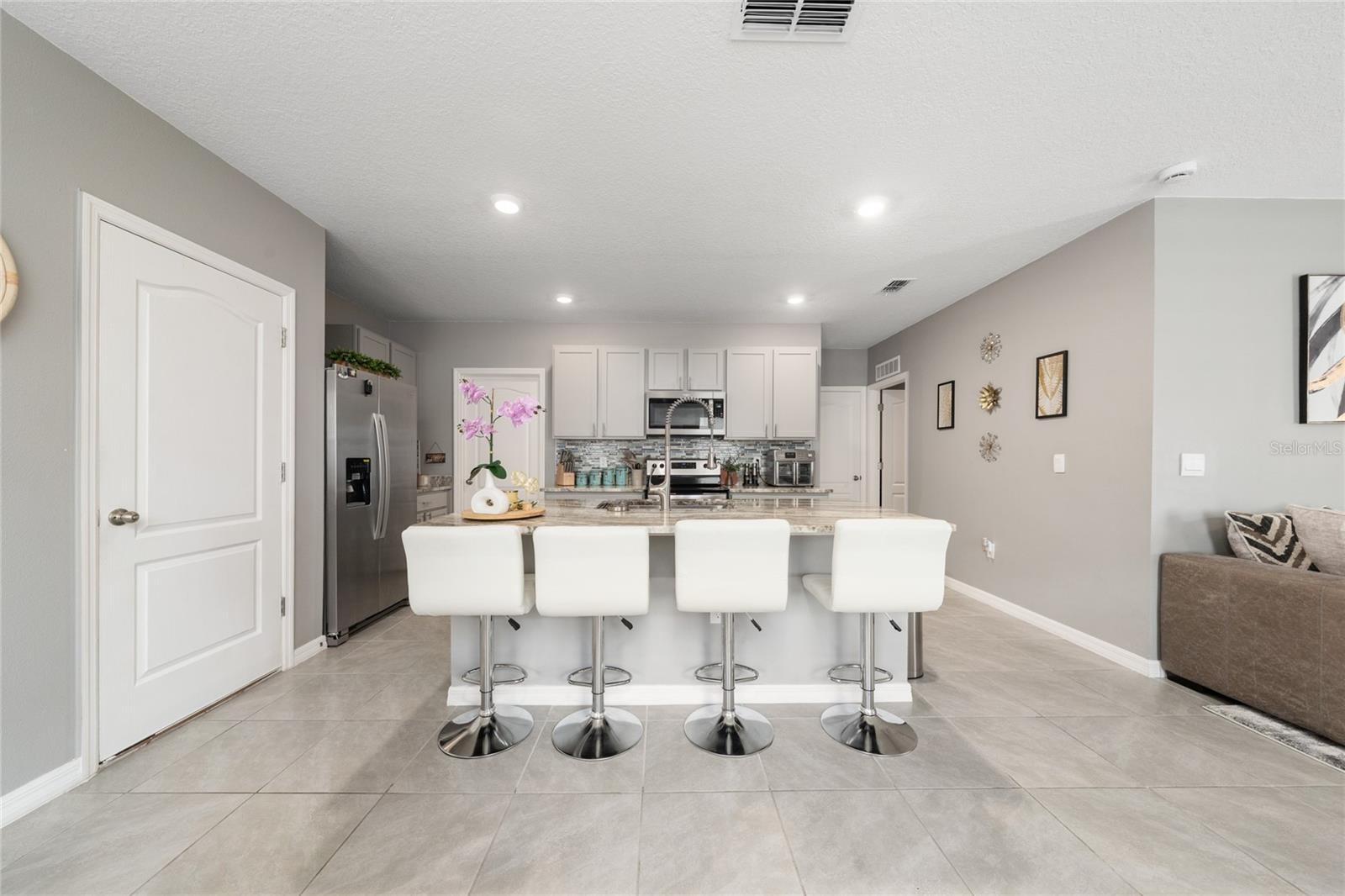 928 AUGUST SKY DR, DELTONA, FL, 32738