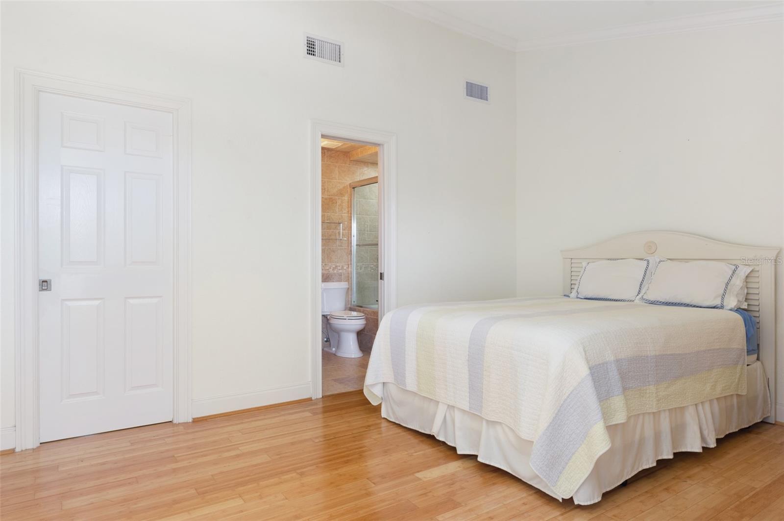 11820 CAPRI CIR S, TREASURE ISLAND, FL, 33706