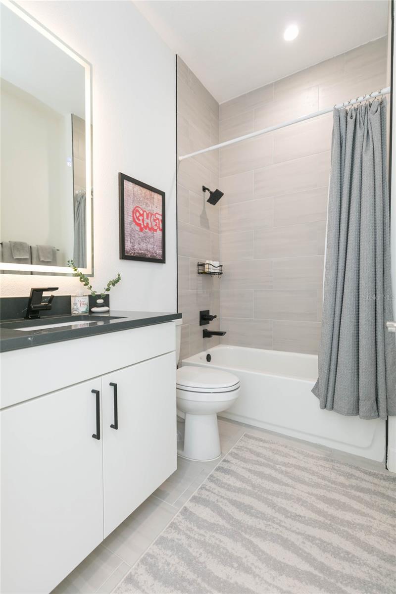 2851 W GANDY BLVD #5, TAMPA, FL, 33611