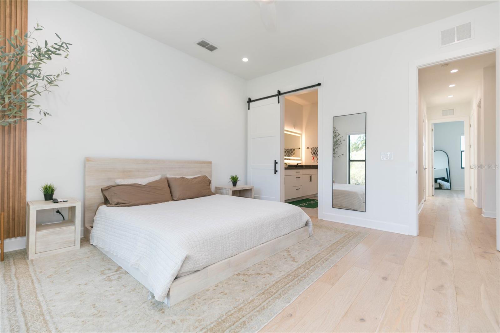 2851 W GANDY BLVD #5, TAMPA, FL, 33611