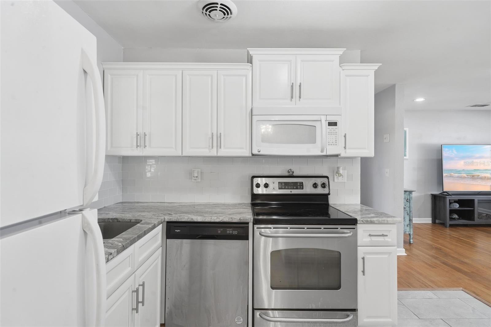 65 COMMUNITY DR, DEBARY, FL, 32713