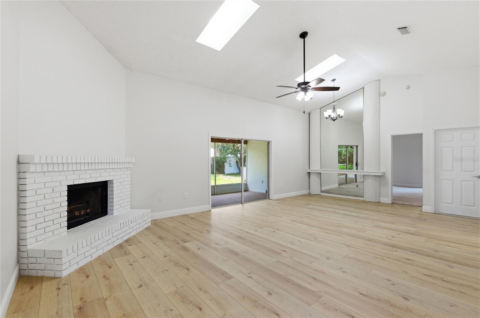 5121 STRATEMEYER DR, ORLANDO, FL, 32839