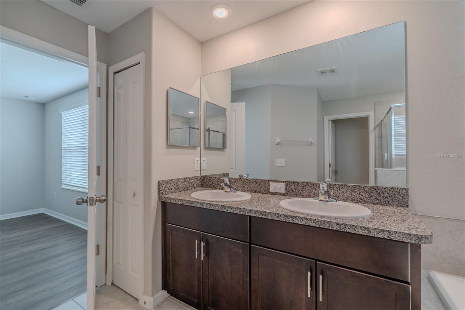 4712 RON EDDIE, TAMPA, FL, 33619