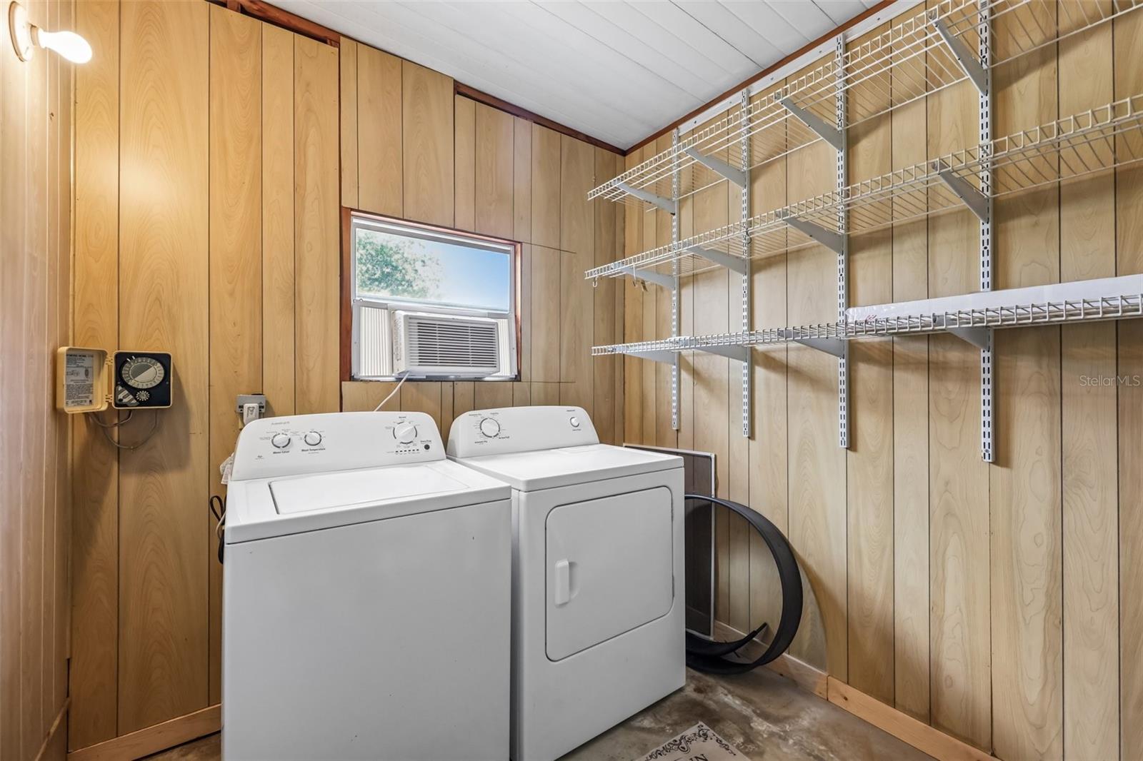 550 SAINT JOHNS RD, TAVARES, FL, 32778