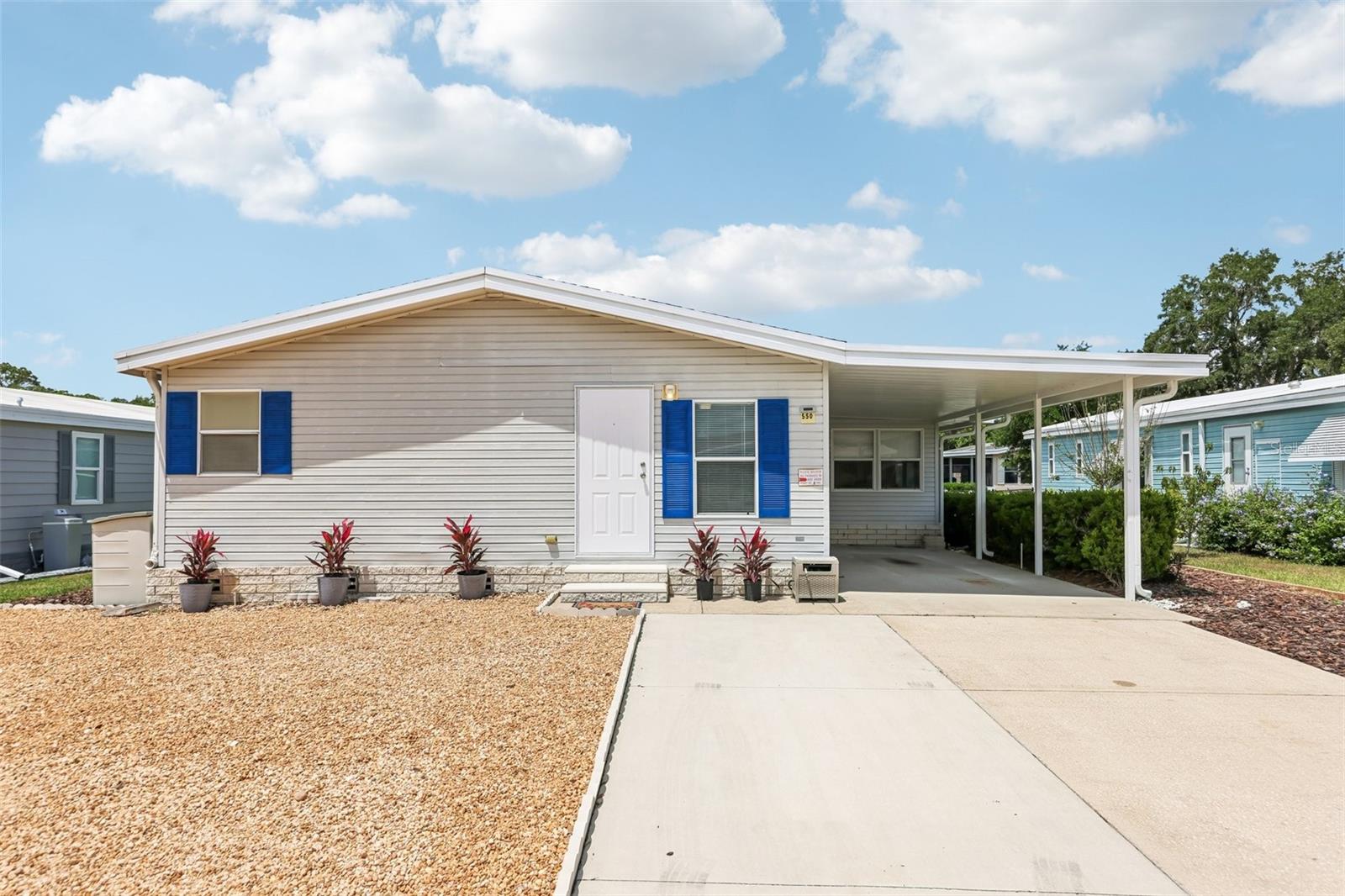 550 SAINT JOHNS RD, TAVARES, FL, 32778