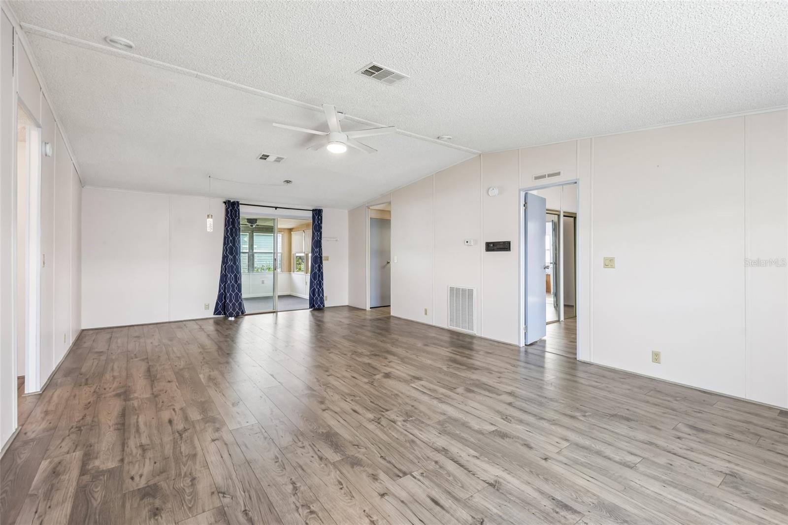550 SAINT JOHNS RD, TAVARES, FL, 32778