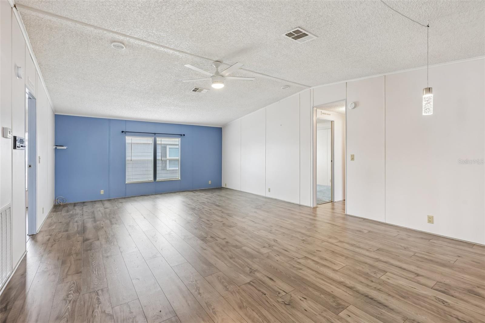 550 SAINT JOHNS RD, TAVARES, FL, 32778