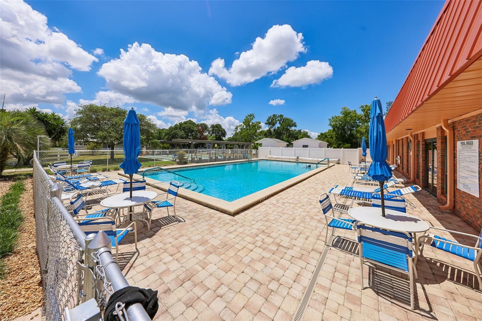 550 SAINT JOHNS RD, TAVARES, FL, 32778