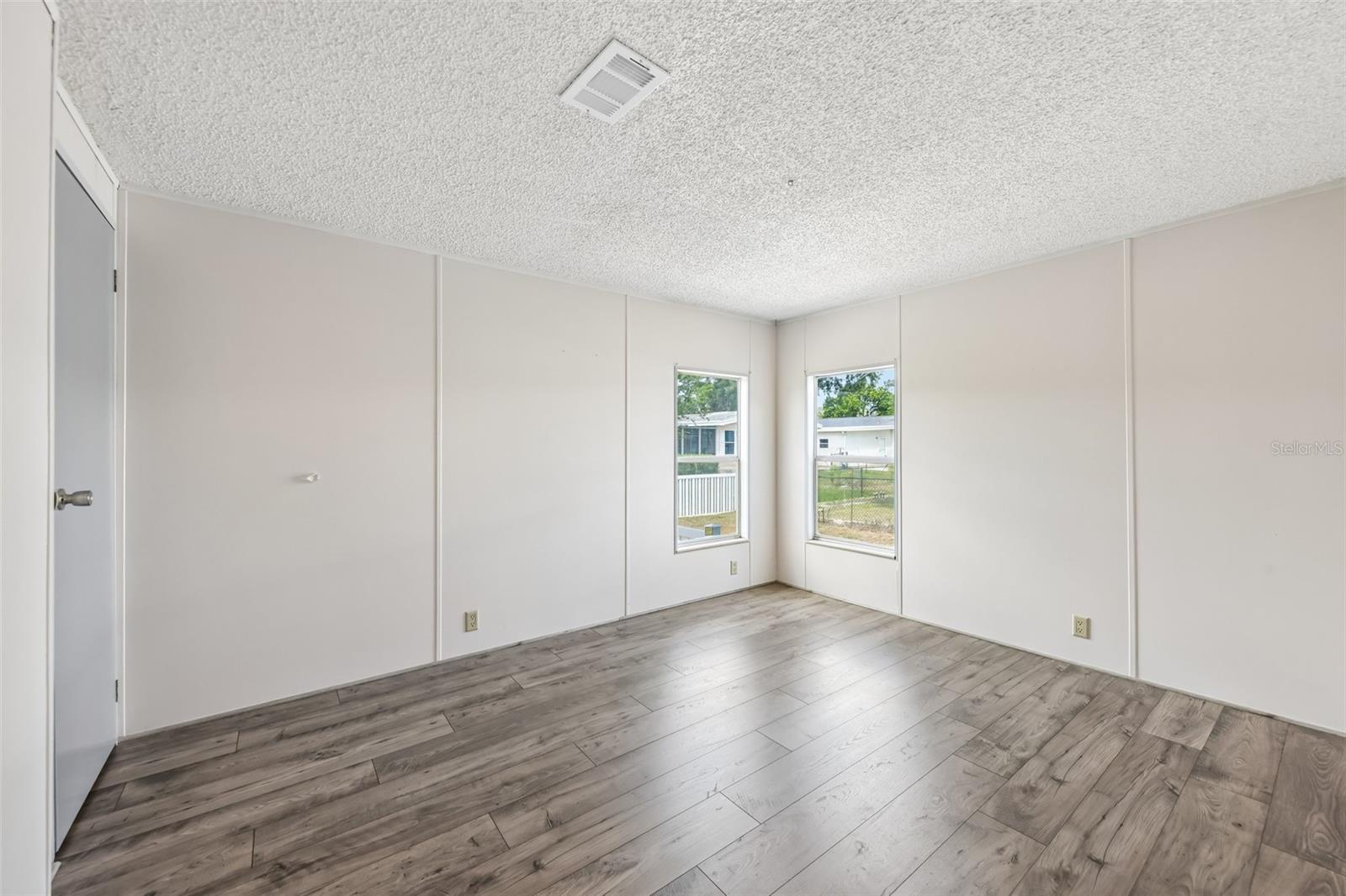550 SAINT JOHNS RD, TAVARES, FL, 32778
