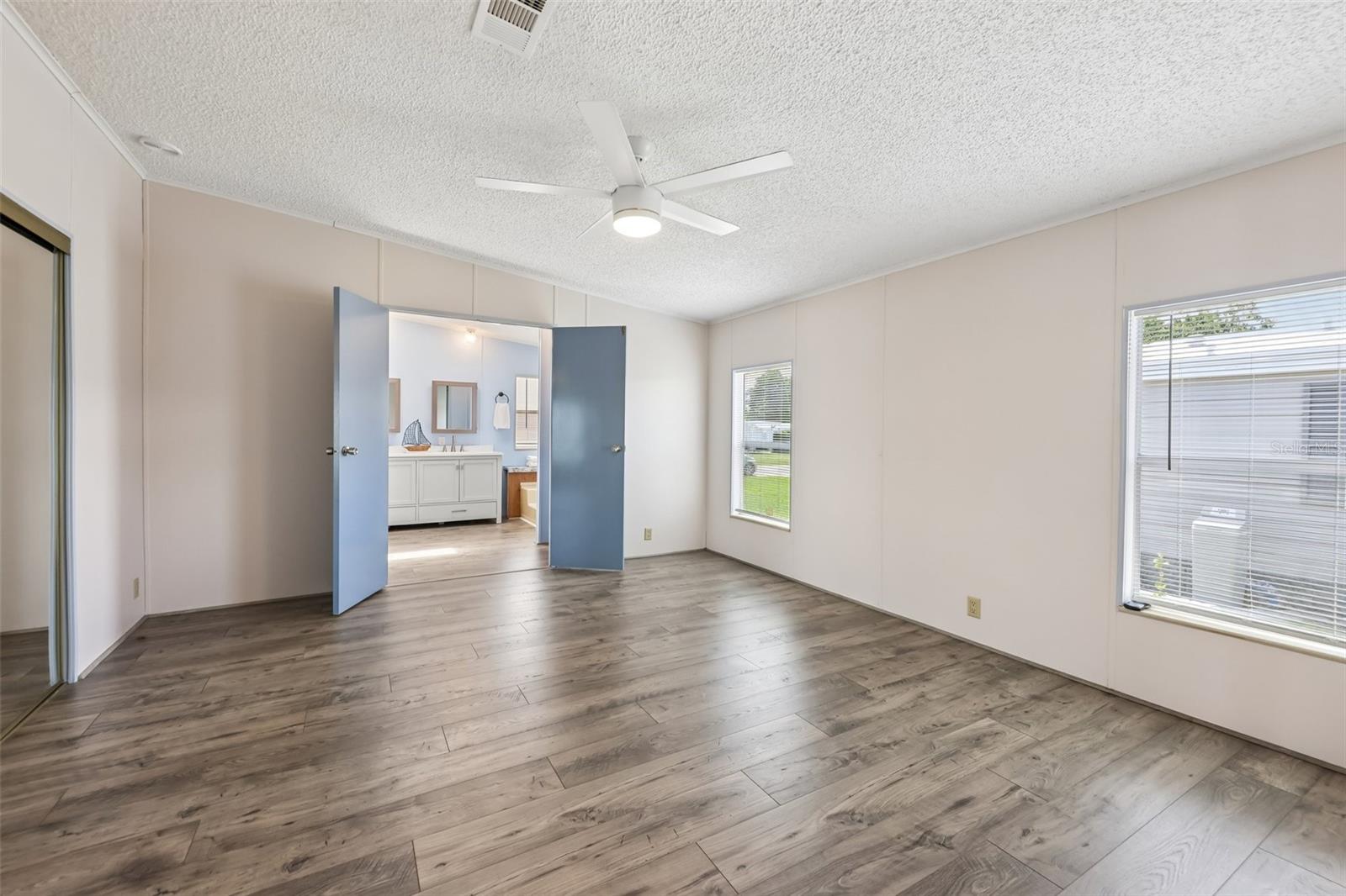 550 SAINT JOHNS RD, TAVARES, FL, 32778