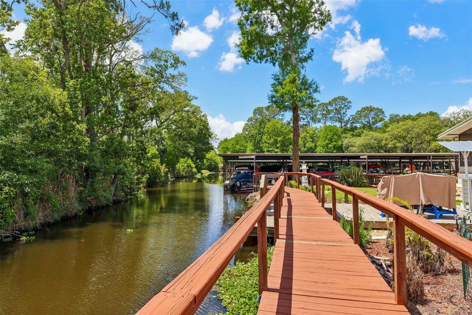 550 SAINT JOHNS RD, TAVARES, FL, 32778
