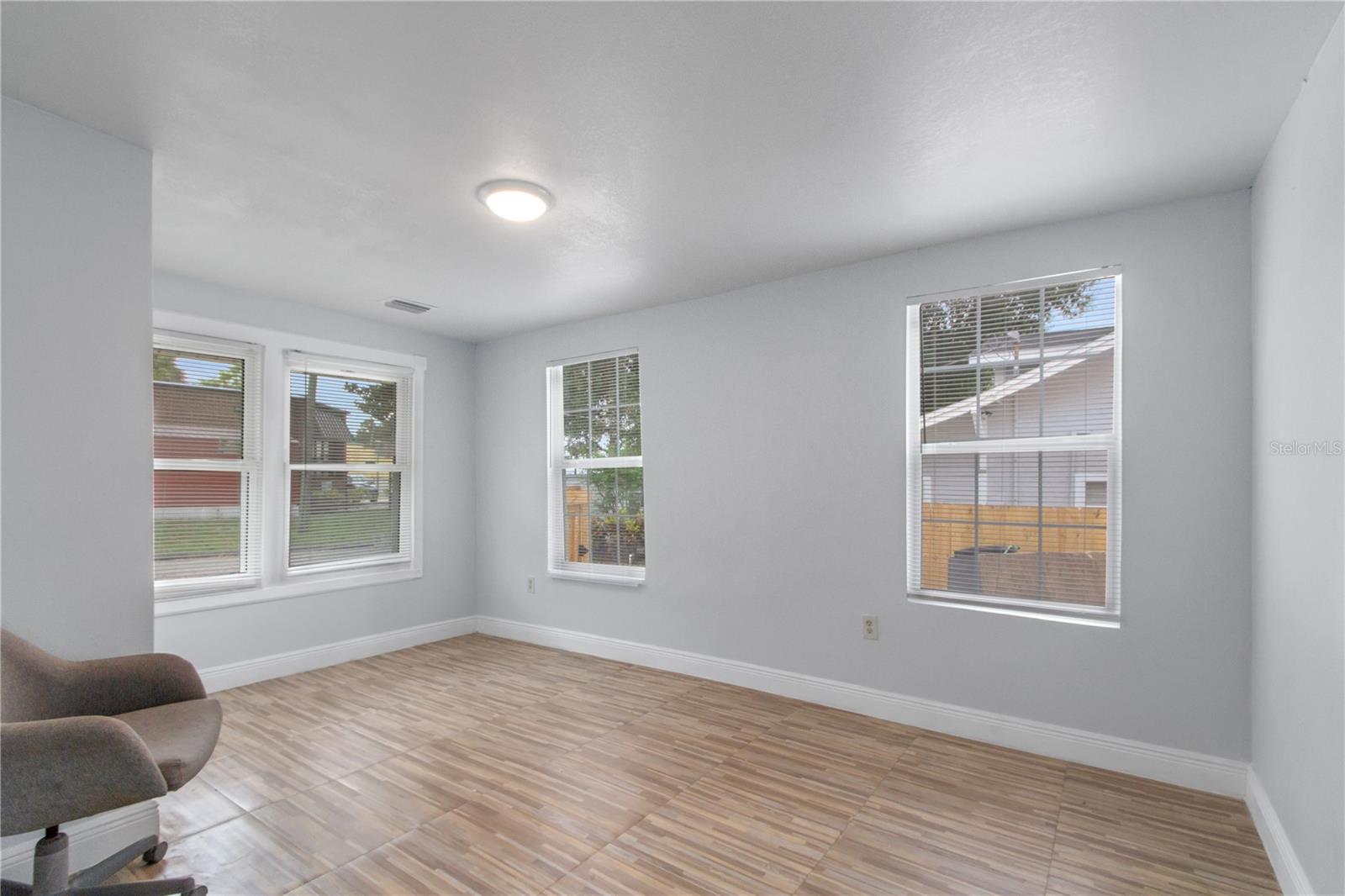 8514 N MITCHELL AVE, TAMPA, FL, 33604