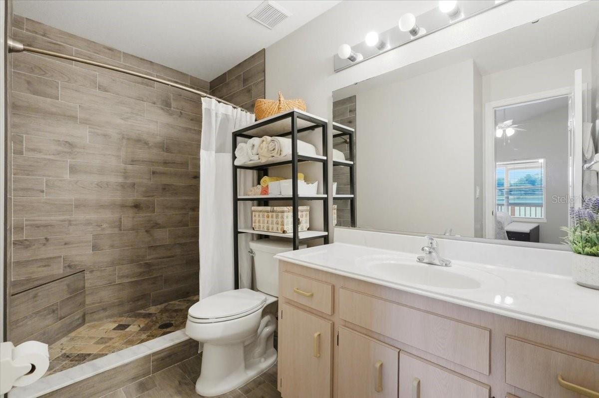 2063 WINDWARD PASS, LAKELAND, FL, 33813