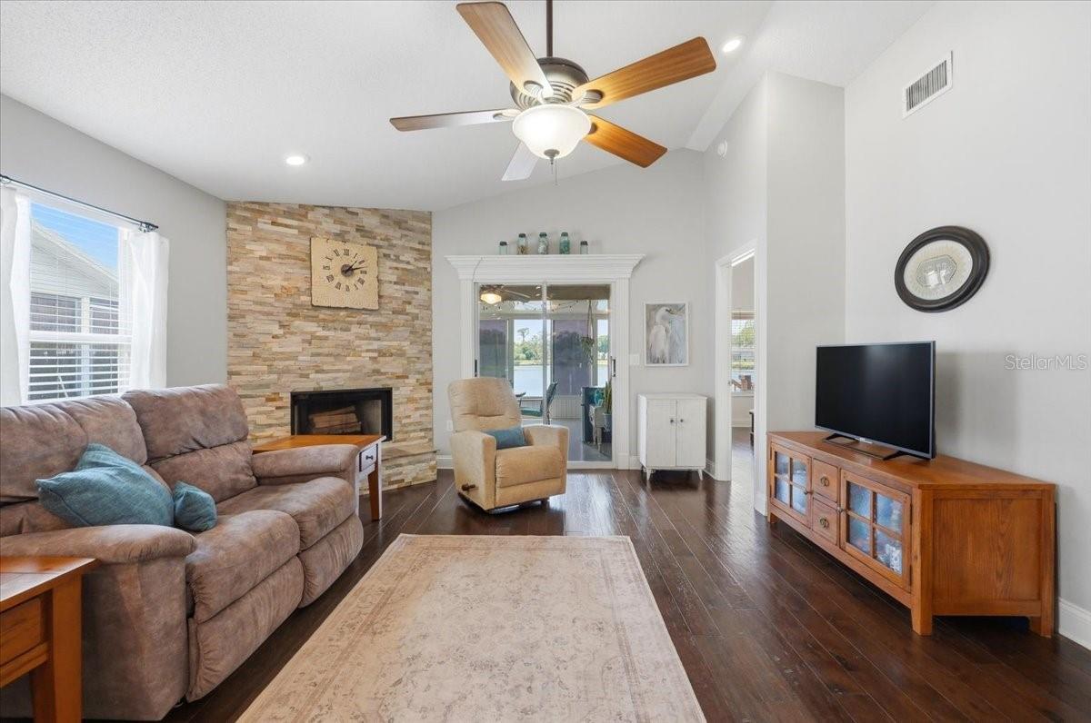 2063 WINDWARD PASS, LAKELAND, FL, 33813