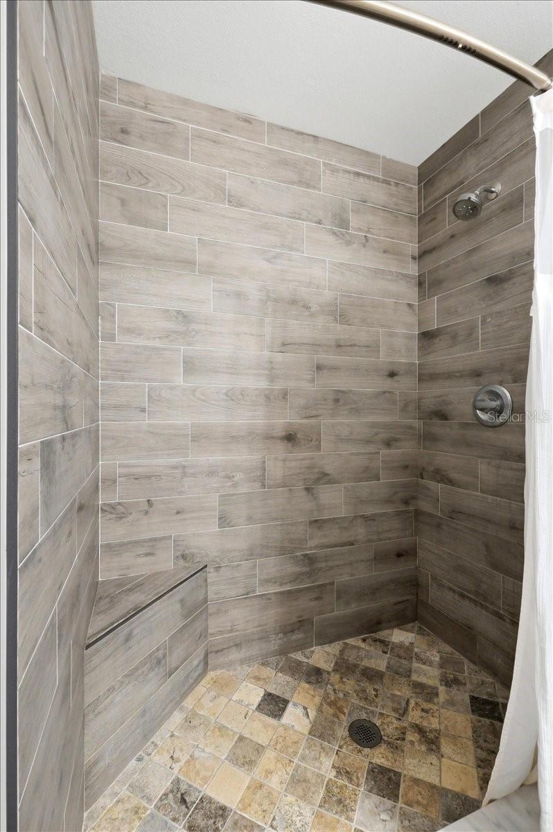 2063 WINDWARD PASS, LAKELAND, FL, 33813